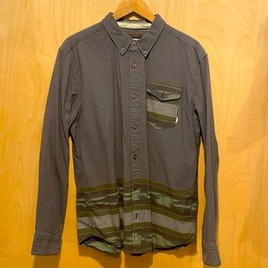Men’s Burton button up collared shirt, size XL